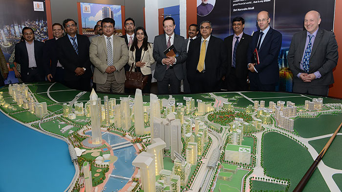 GIFTCity700